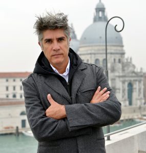 Alejandro_Aravena_Photo-by-Andrea-Avezz¦