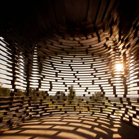 Reading-between-the-Lines-by-Gijs-Van-Vaerenbergh 2