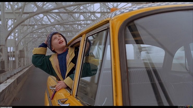 Home Alone 2 - Yellow taxi in New York.