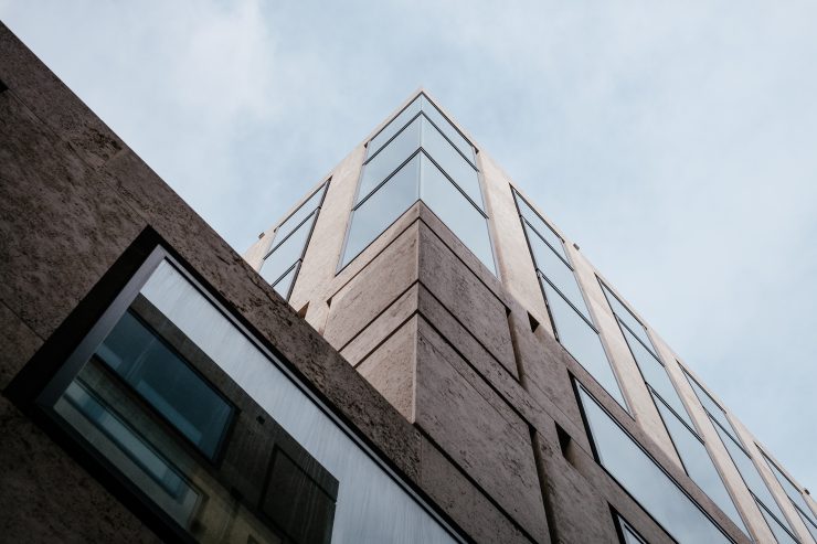 requirement to host a J1 Participant